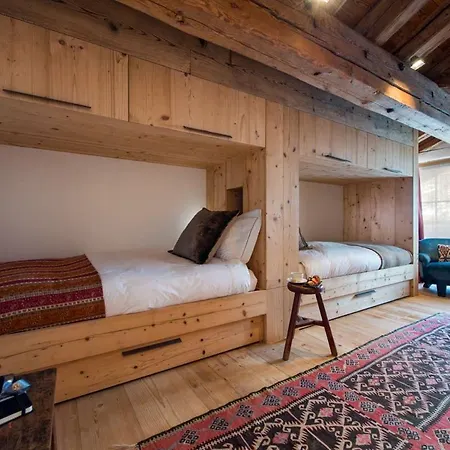 Vanilla Apartment