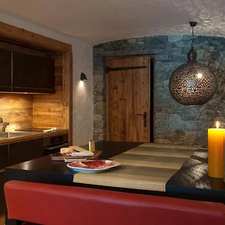 Vanilla Apartment